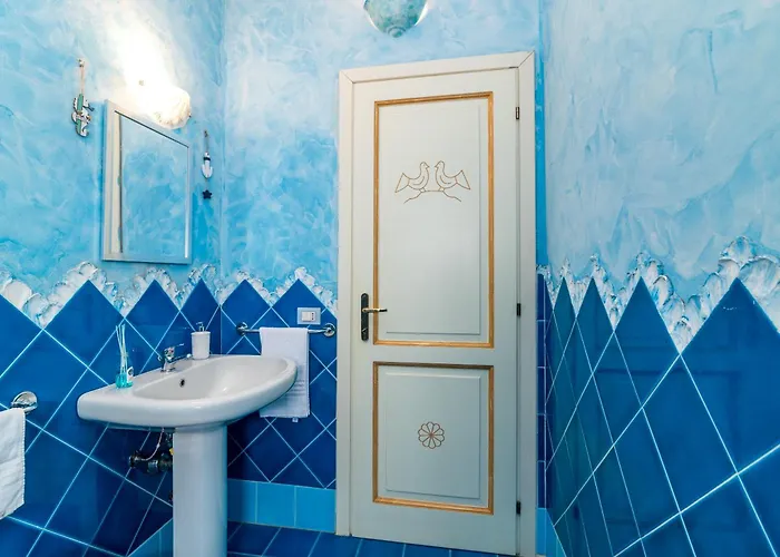 Belvedere 18 - 3 Shared Pool *