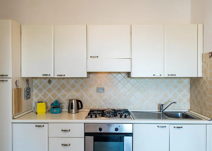 Belvedere 18 - 3 Shared Pool