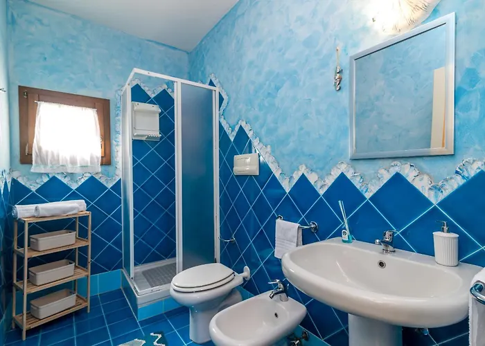 Belvedere 18 - 3 Shared Pool